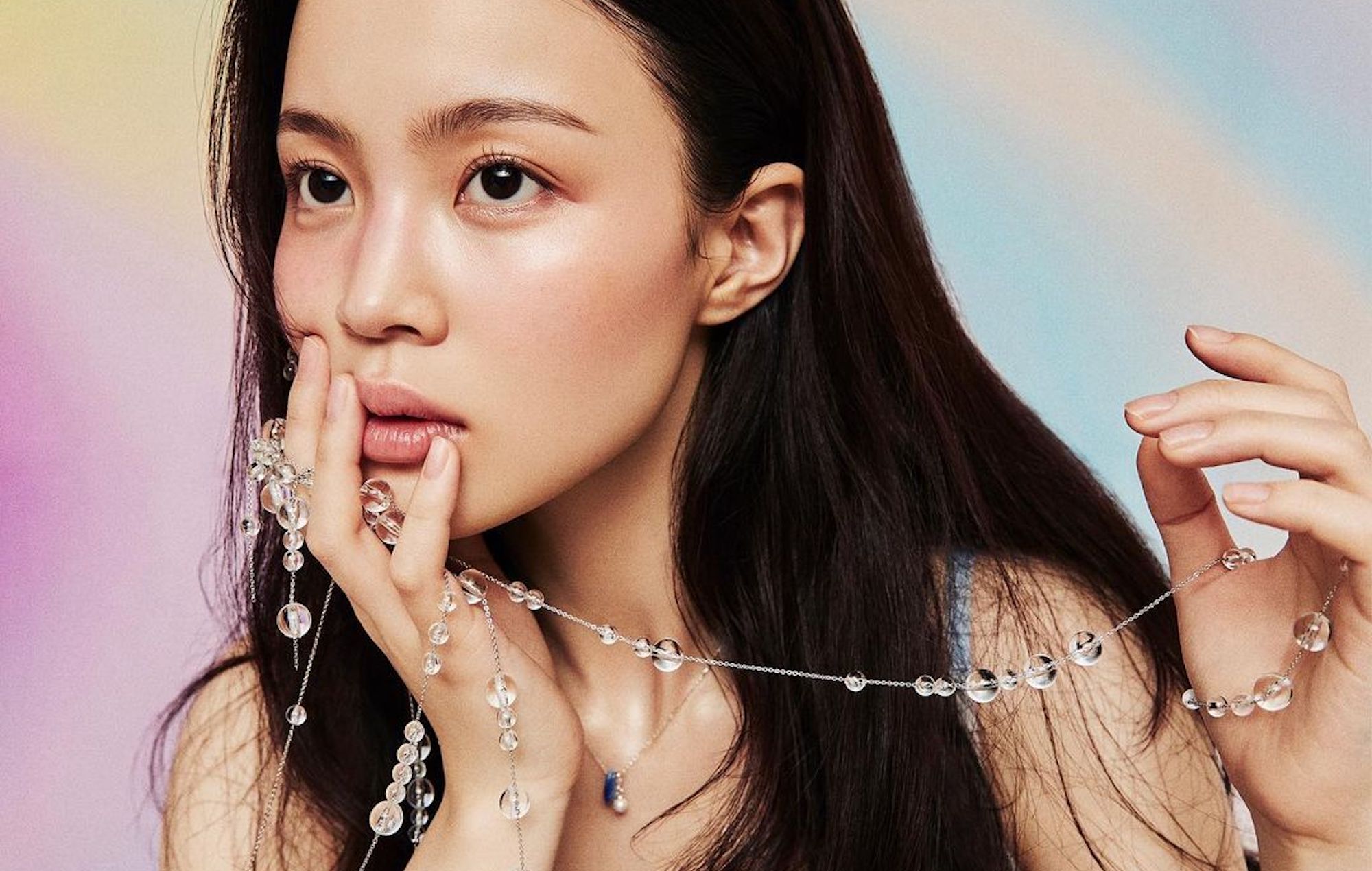 Lee Hi’s Past Controversy Resurfaces Amid the Reverse Run of Her 2021 Hit Song ‘H.S.K.T.’