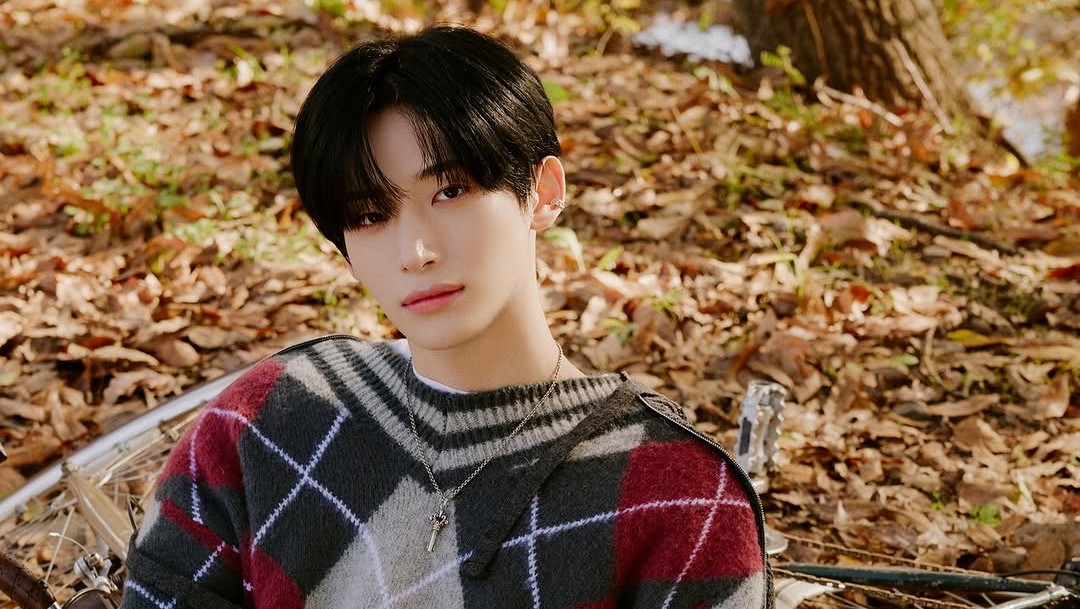 CRAVITY Jungmo Suffers Injury + To Perform Seated in Upcoming Comeback Stages