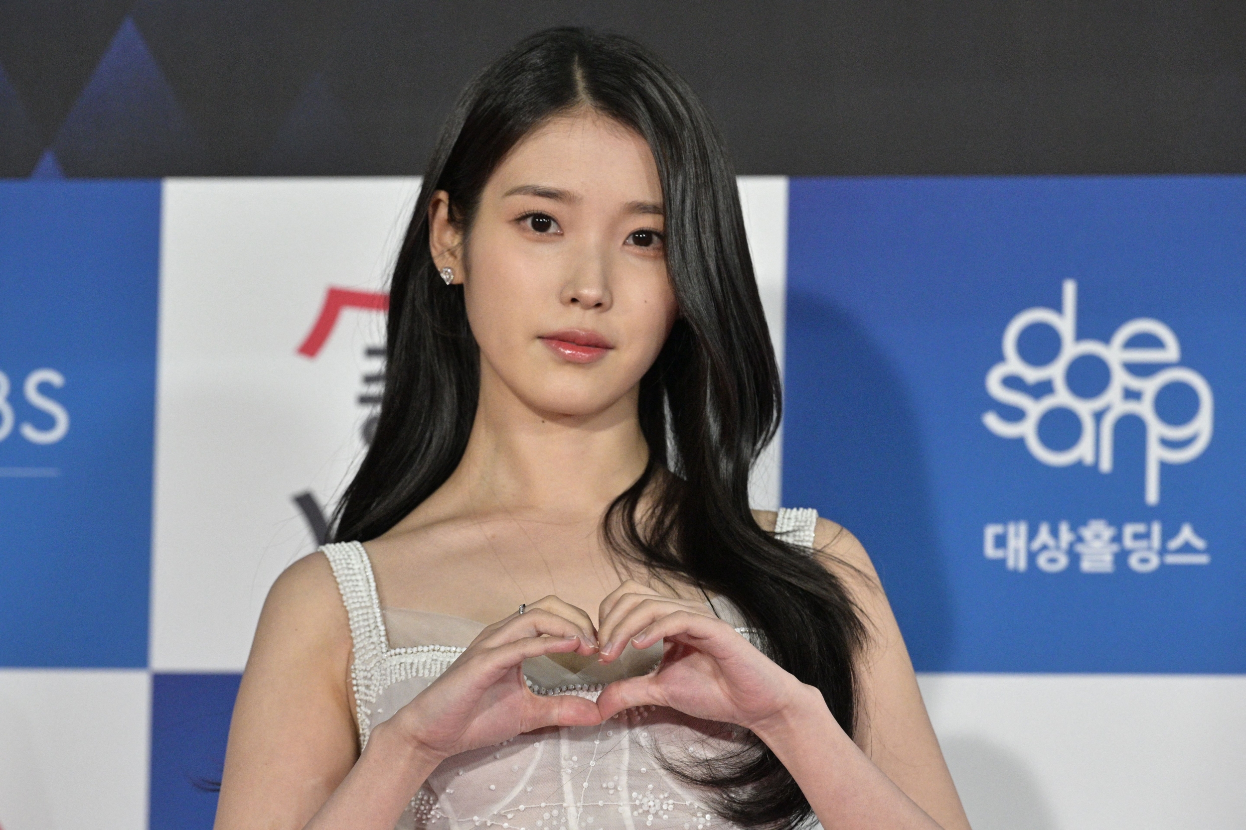 IU Spreads Christmas Cheer With 0,000 Donation to Eight Charities and Hospitals