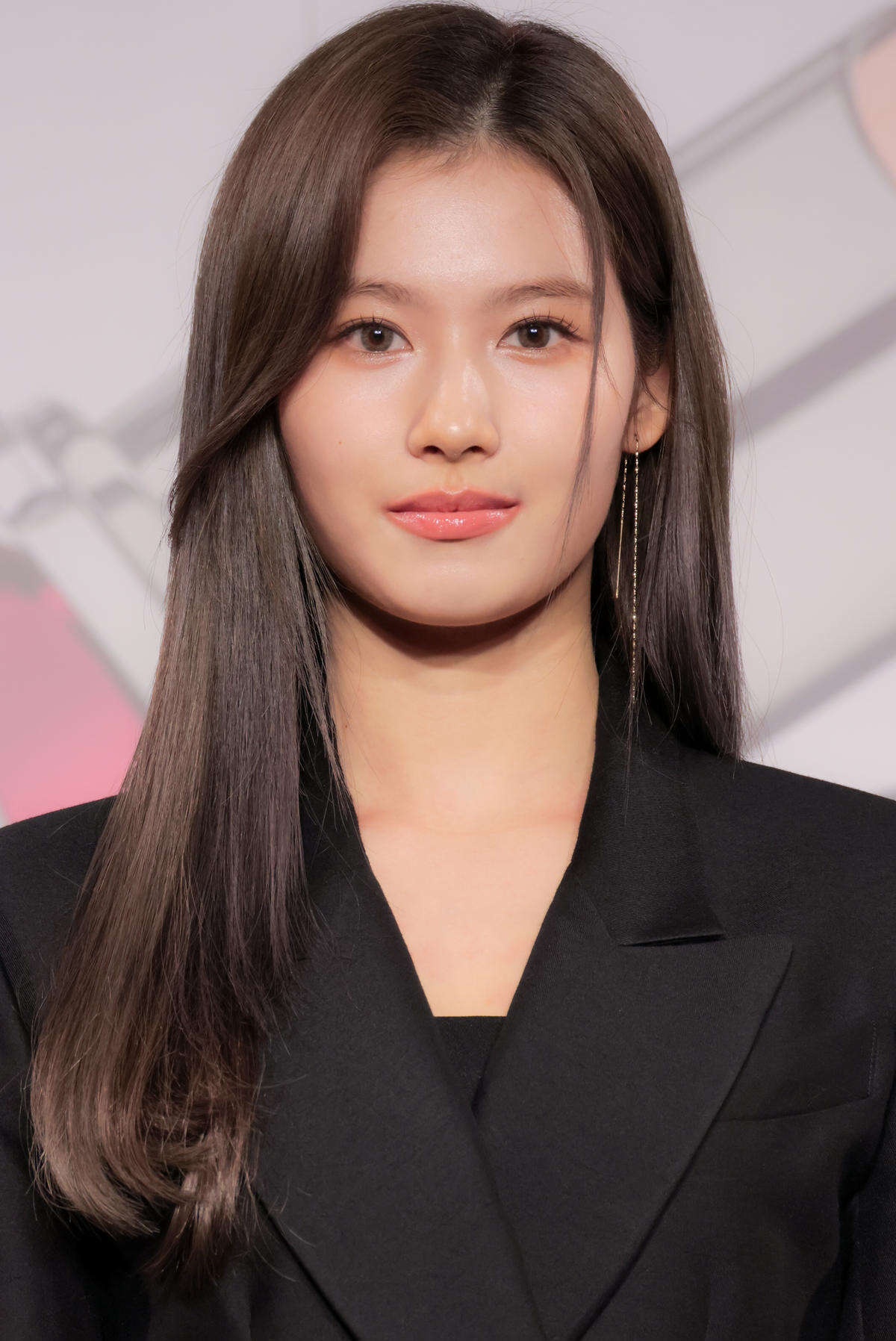 Sana news & latest pictures from kpopstarz.com