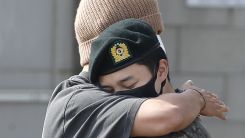 V and Jimin, the warm hug of baby bearsV and