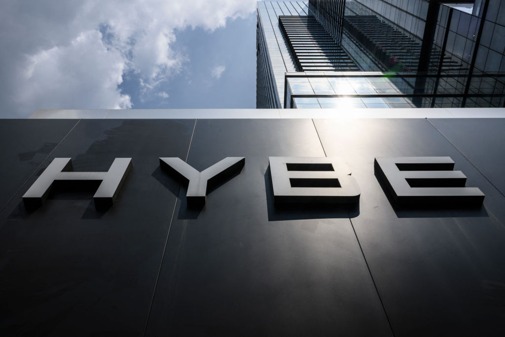 HYBE To Host First Global Integrated Audition for Next Group, Applicants To Be Evaluated by Eight Labels