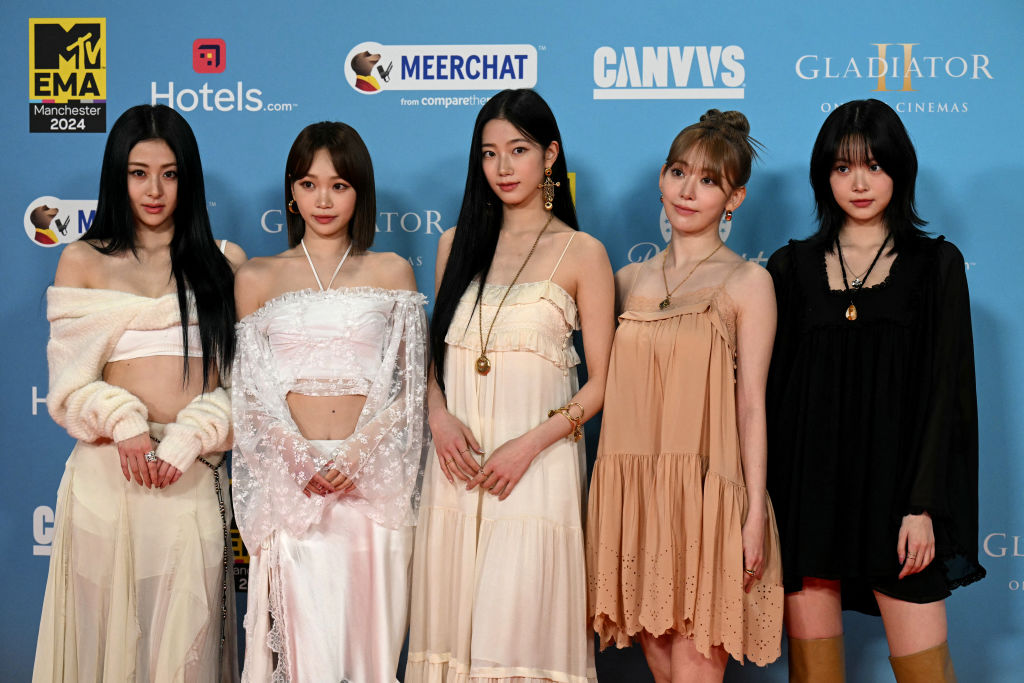 LE SSERAFIM Announces Surprise Comeback in October 2025