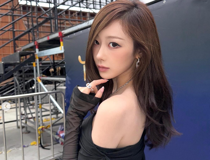 aespa's Giselle Showcases Stunning Back Tattoos in Instagram Post, Sparking Debate Among Fans