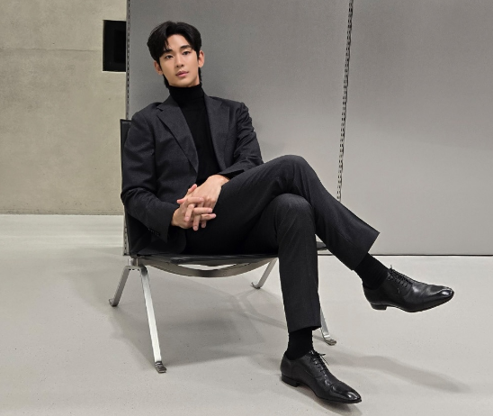 Actor Kim Soo-Hyun Faces $1.95 Million Lawsuit by Cosmetics Brand 'A' Over Breach of Contract