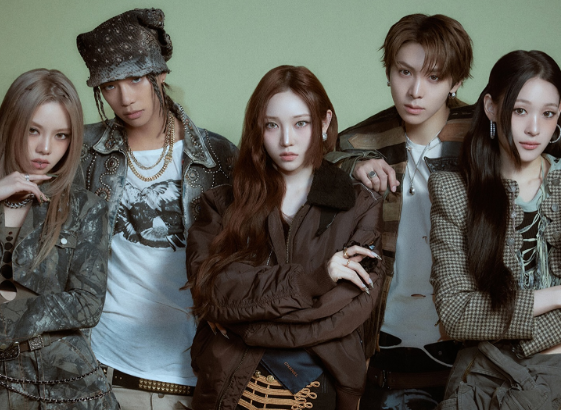 ALLDAY PROJECT Members Bought Snacks for Fans While Hanging Out in Taiwan, Fans Praise Warm Gesture