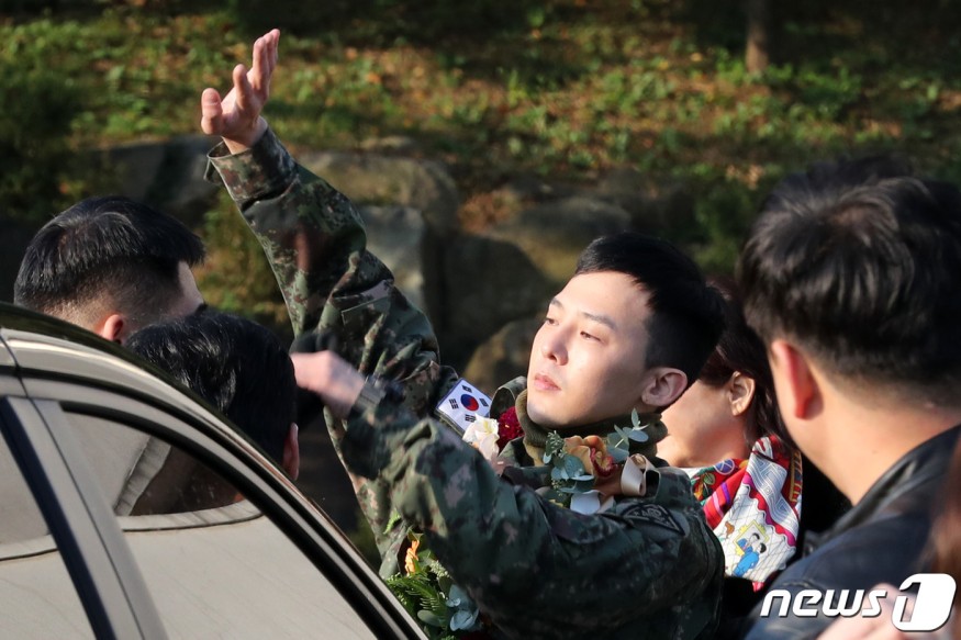G-Dragon's leave the army
