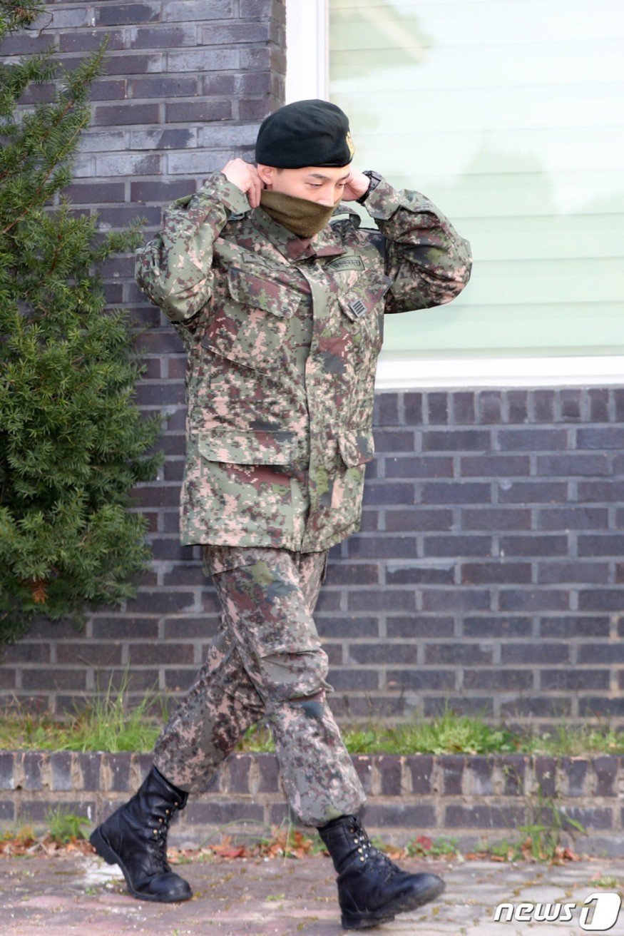G-Dragon's leave the army