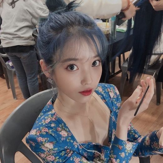 IU Shares Backstage Photos From Her Gwangju Concert