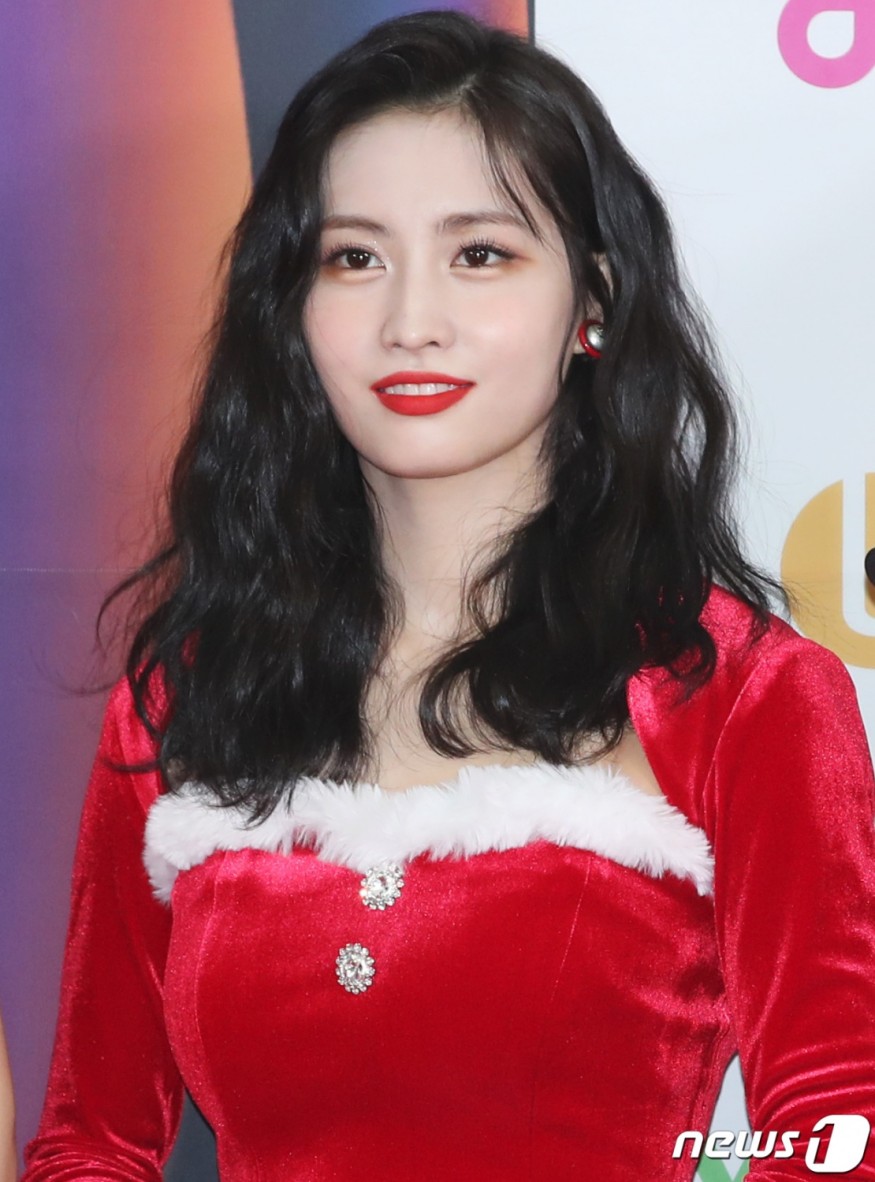 TWICE Nayeon, transforms beauty Santa