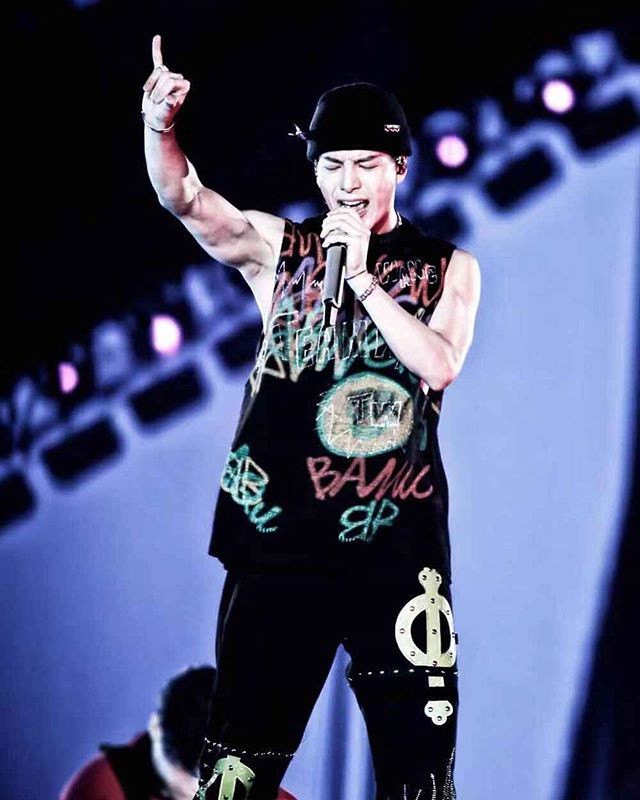 GOT7 Jackson Wins Men's Award of the Year at Weibo