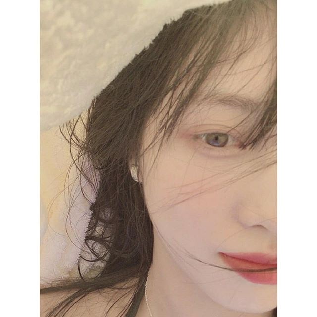 'TWICE' Momo releases selfies full of goddesses "Happy New Year"