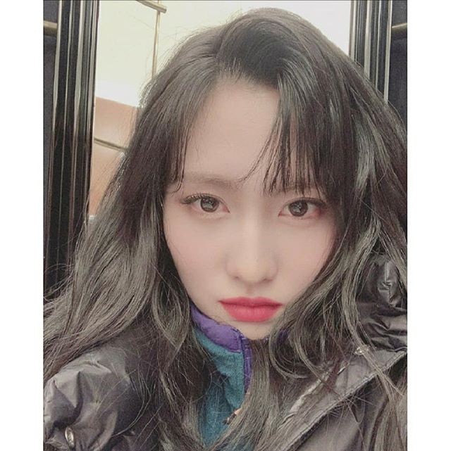 'TWICE' Momo releases selfies full of goddesses "Happy New Year"