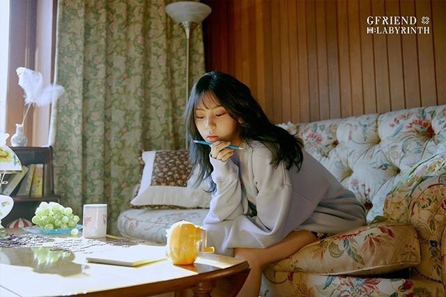 GFriend Unveils New Mini Album '回: LABYRINTH' Concept Photo