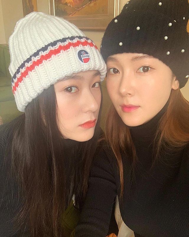 A warm two-shot with Krystal and Jessica