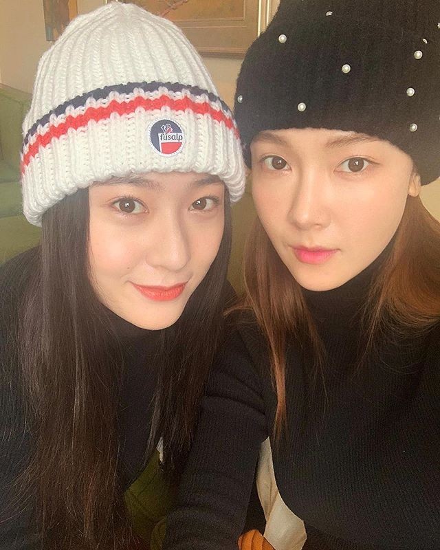 A warm two-shot with Krystal and Jessica