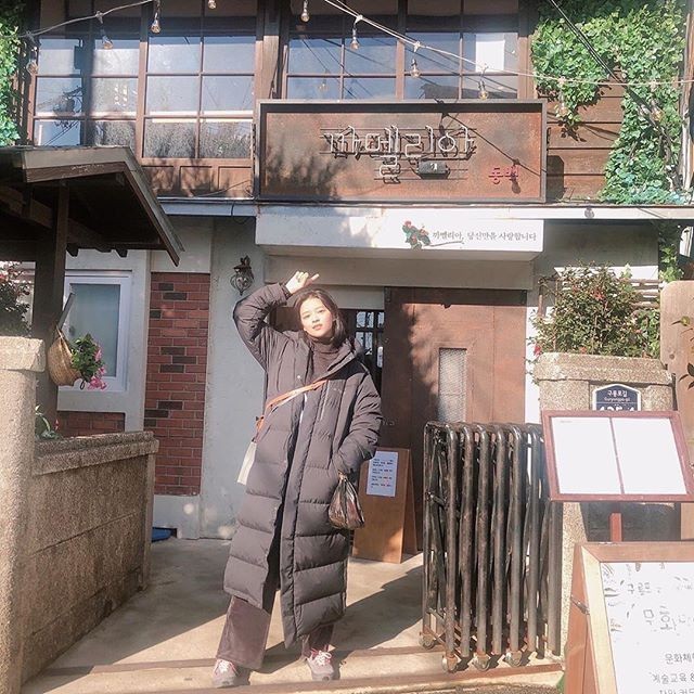 TWICE 'JEONGYEON' reveals film camera photos