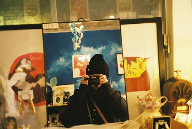 TWICE 'JEONGYEON' reveals film camera photos