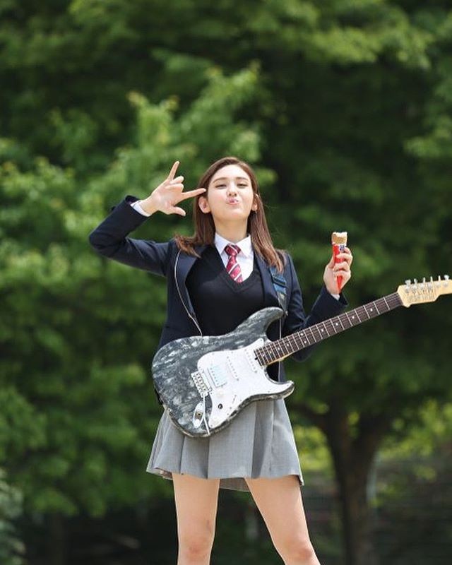 'Graduation' Jeon So-mi "Missing school life"