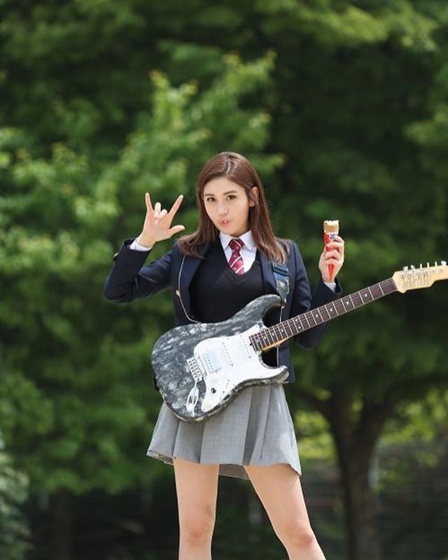 'Graduation' Jeon So-mi "Missing school life"