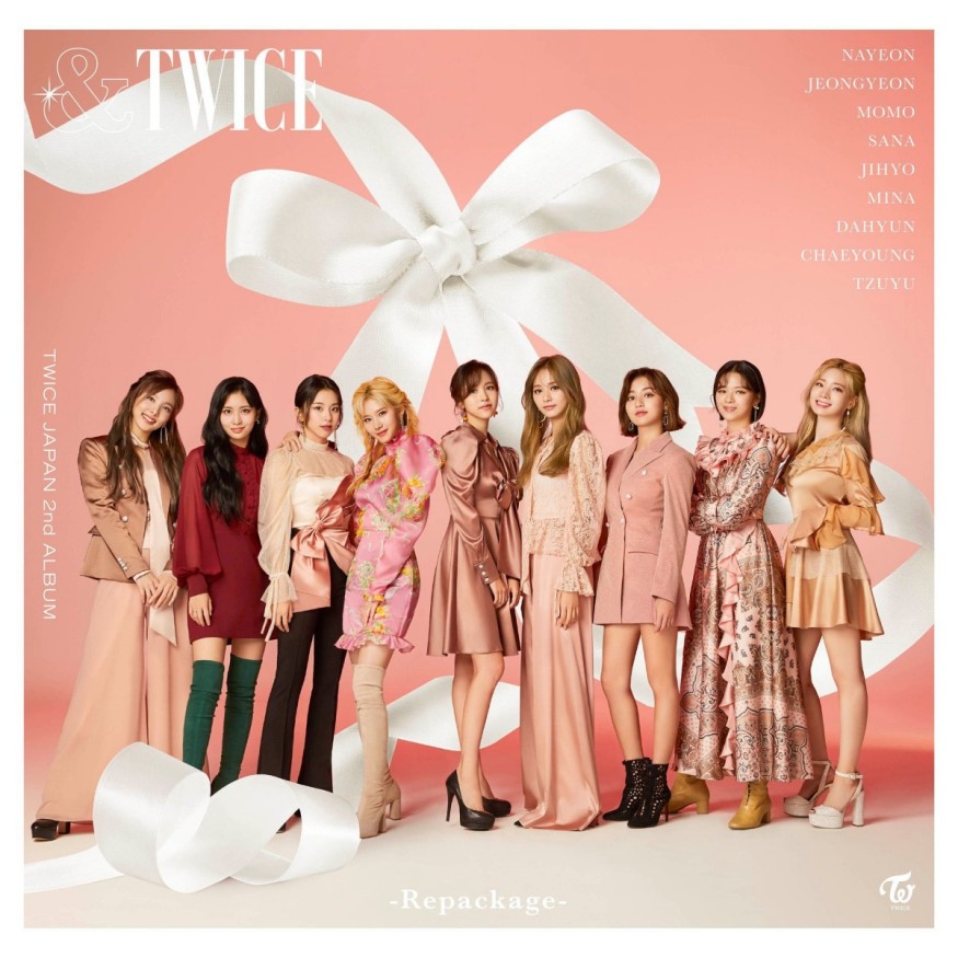 TWICE, No. 1 Daily Album Chart in Japan