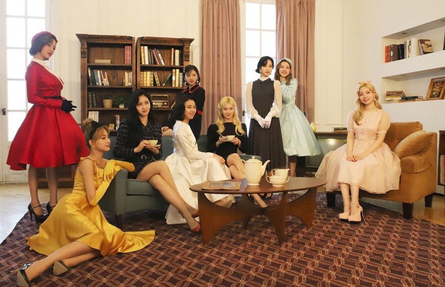 TWICE, No. 1 Daily Album Chart in Japan