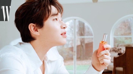 Henry announces new single 'Thinking of you'