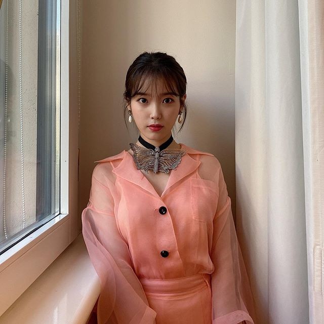 IU transformed into a goddess of spring ... Lovely beauty