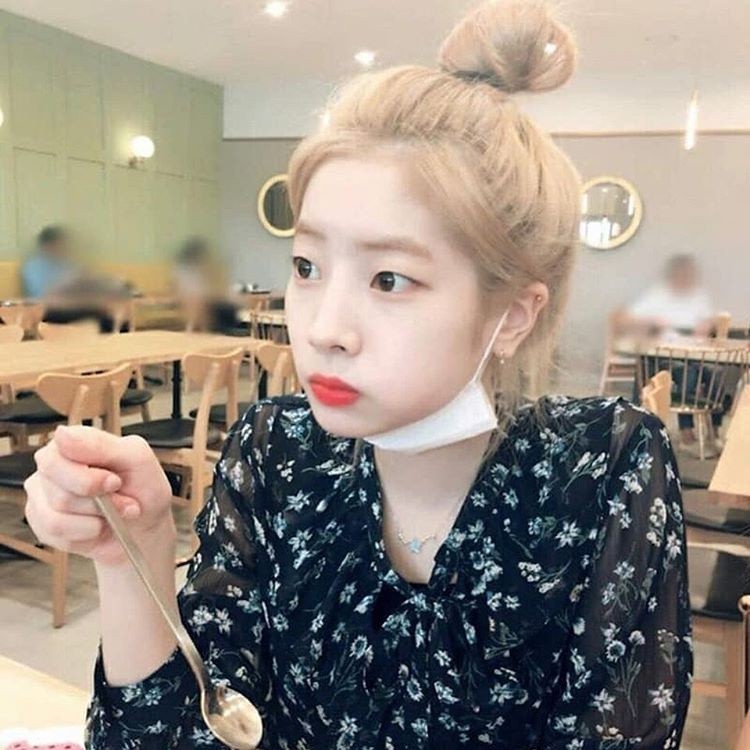 TWICE Dahyun, Nayeon Corona19 50 million won donation