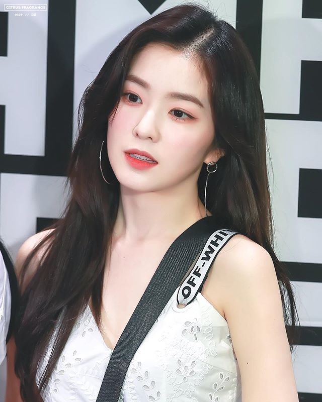Red Velvet Irene, the goddess even if she covers her face