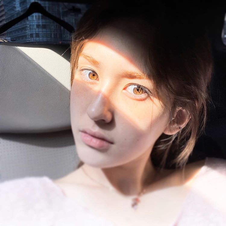Jeon So-mi Captivates with Her Brown Eyes in Sunlight Selfie