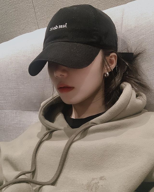 Apink's Jung Eunji Blesses Fans with Lovely "Eye Smile"