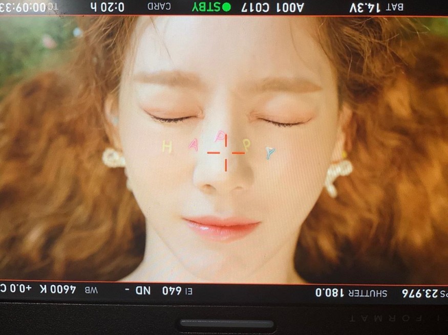 Taeyeon, grandmother hand in hand "I love you, meet in a dream"