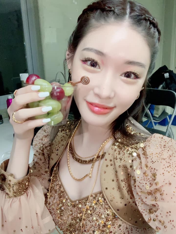 Chung Ha Proves She's The "Performance Queen" in "Stay Tonight" Performance Videos