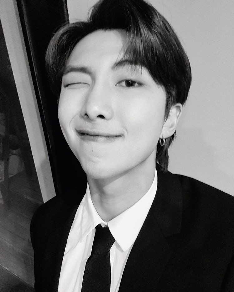 BTS RM, Sweet Guys Presenting Flowers "Look at Flowers and Sky"