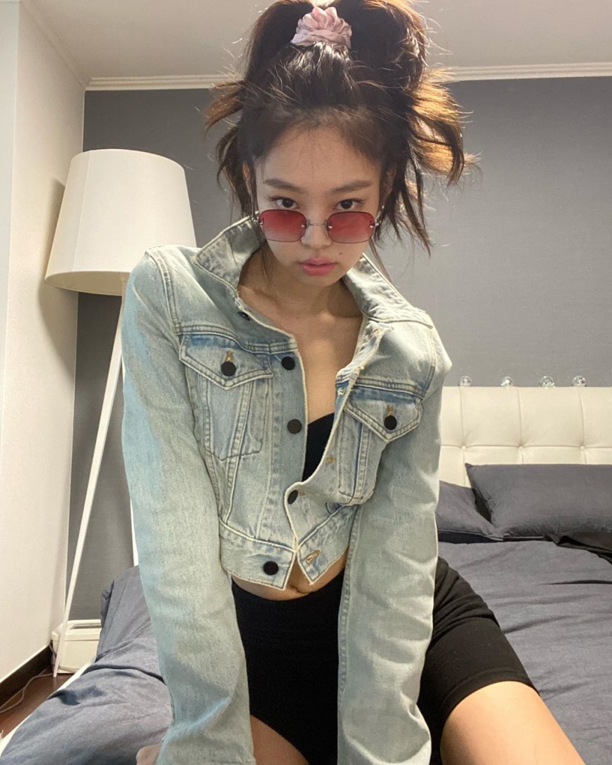 Jennie Goes On An Instagram-Posting Spree With Her "Jentle Home" Collection