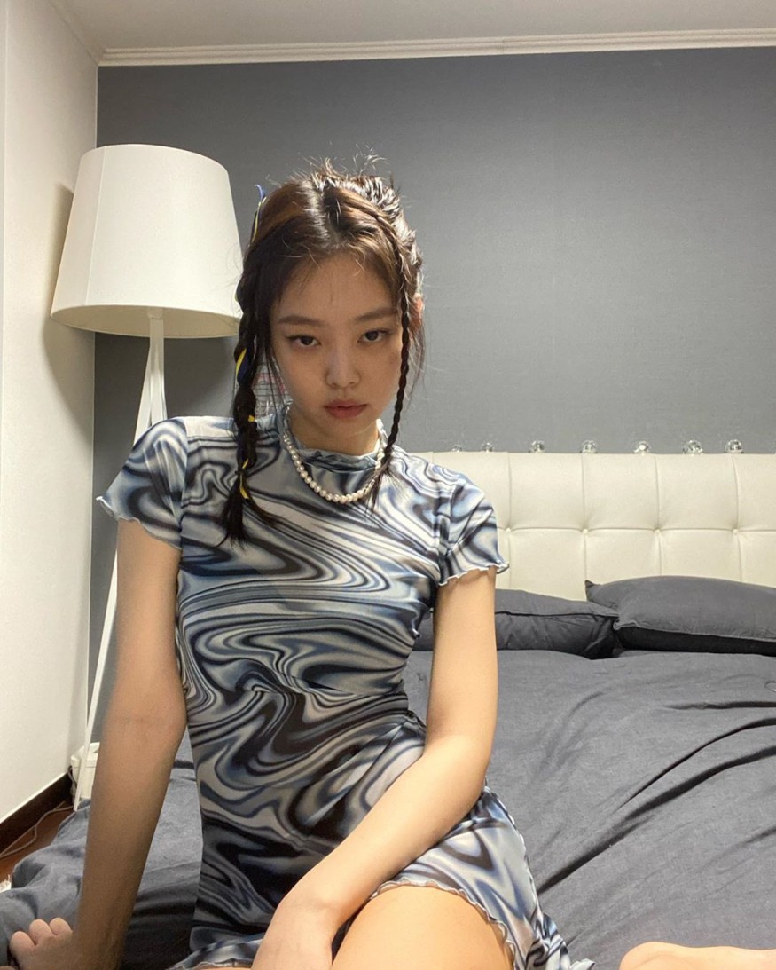 Jennie Goes On An Instagram-Posting Spree With Her "Jentle Home" Collection