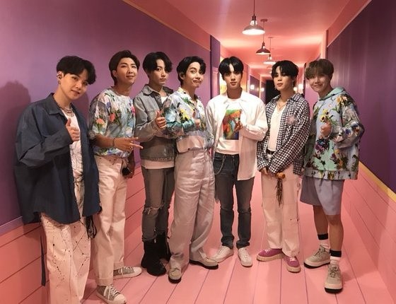 'BANGBANGCON' BTS, bright smile "I love you. I was happy"