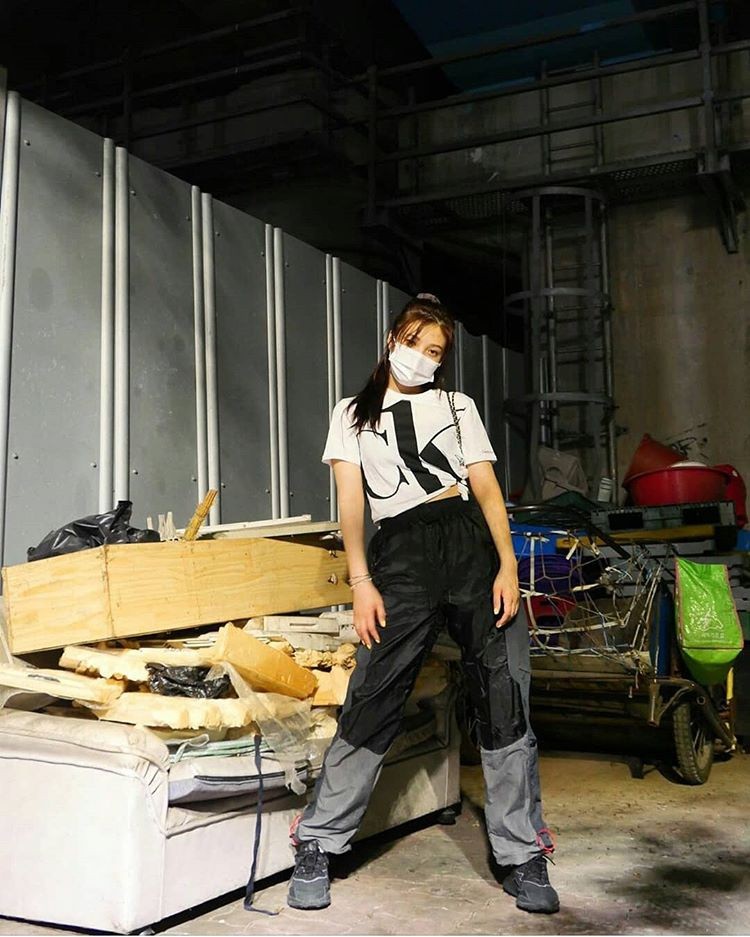 Red Velvet Joy Impresses Fans With Her Style in New Instagram Photos