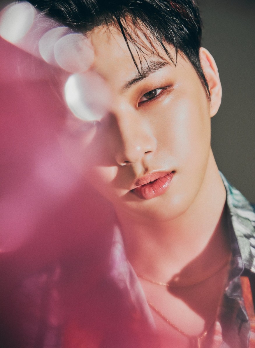 Kang Daniel Flaunts Intense Makeup in First Concept Photo For "MAGENTA"