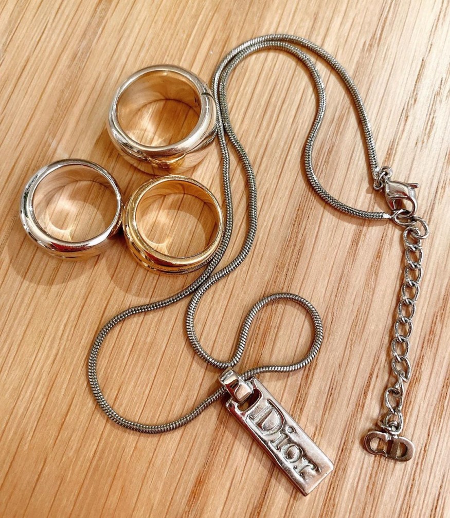 Hyun-a, proud of a luxury necklace presented by DAWN "Thank you♥"