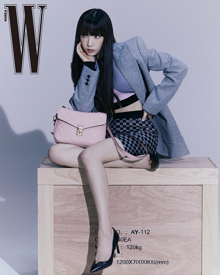 Taeyeon, who appealed for 'Corona Blue', appeared unexpectedly