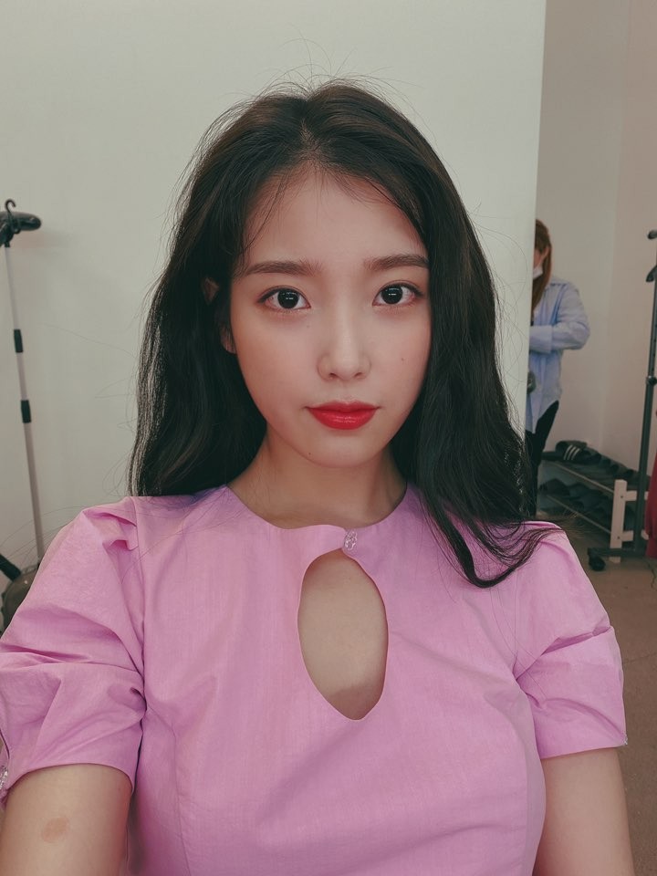 '12th Anniversary of Debut' IU 'You Hee-Yeol's Sketchbook' Special Broadcast "It's like a public birthday party"