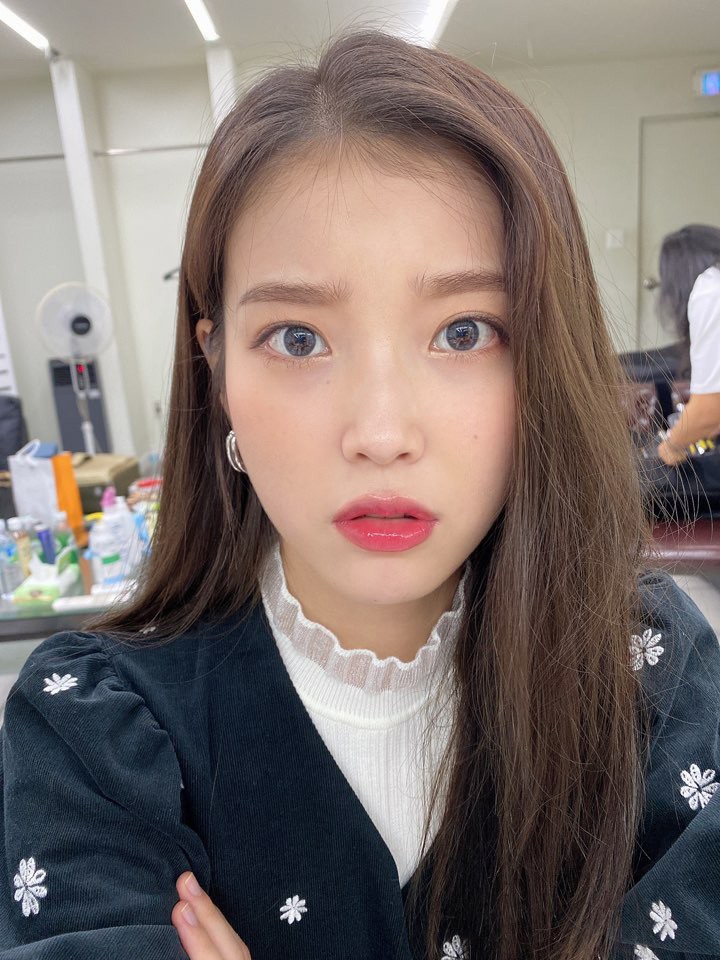 '12th Anniversary of Debut' IU 'You Hee-Yeol's Sketchbook' Special Broadcast "It's like a public birthday party"
