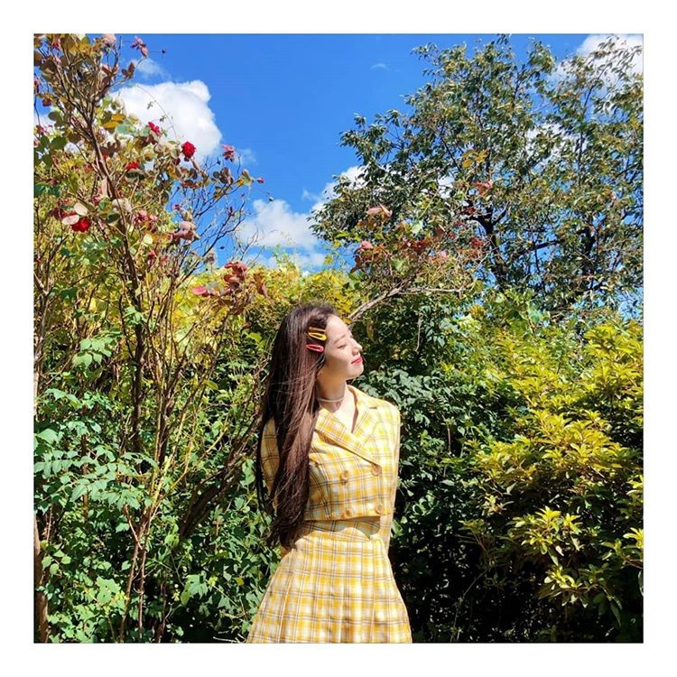 TWICE Dahyun, fall goddess, Yellow check