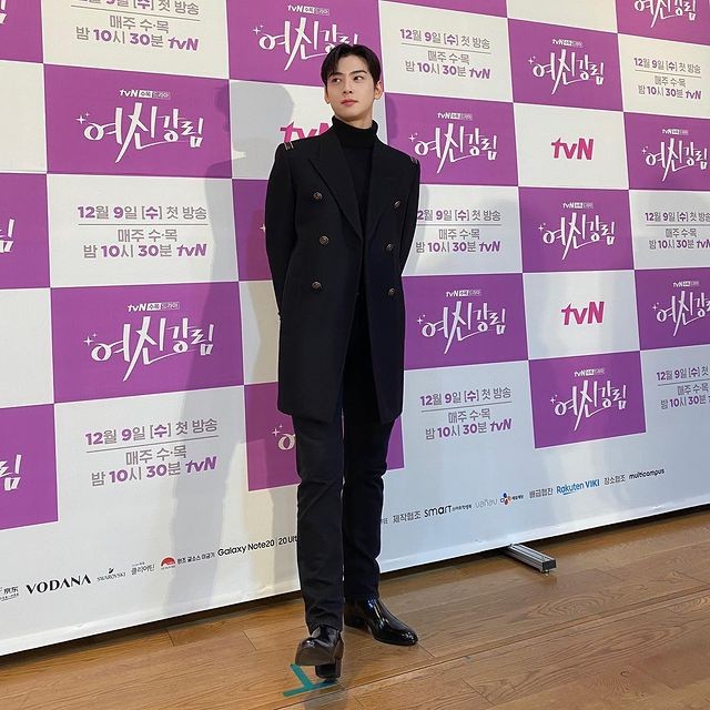 Cha Eun-woo, milky skin + perfect look