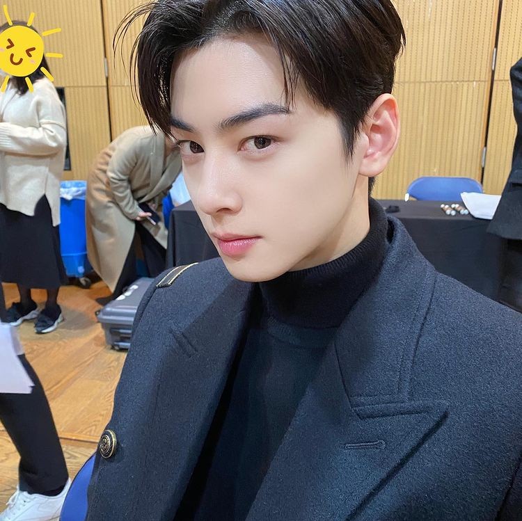Cha Eun-woo, milky skin + perfect look