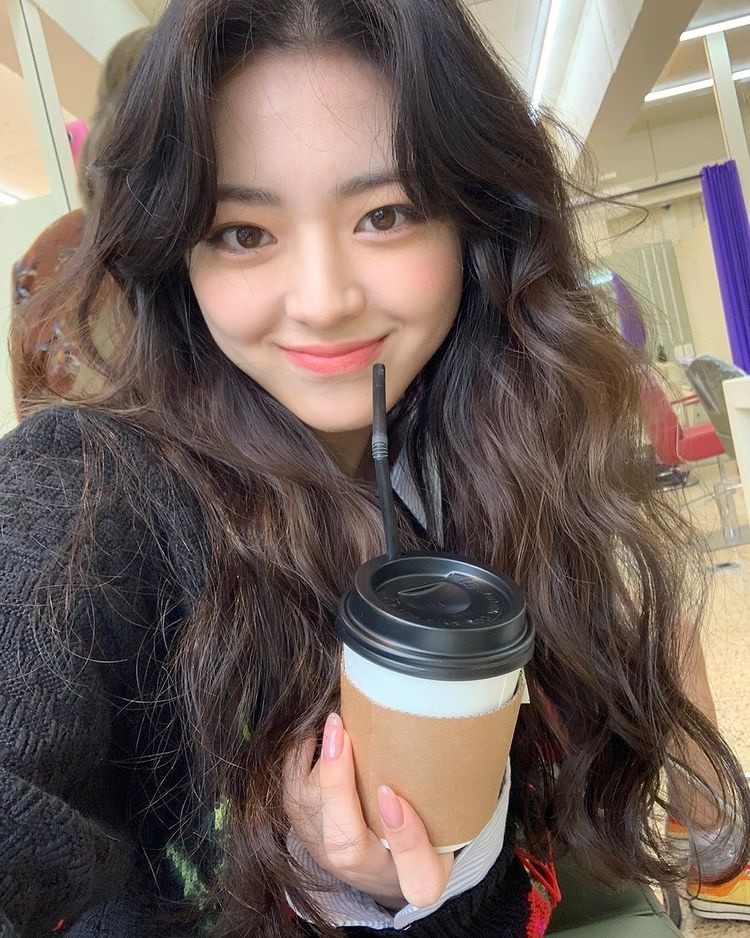 ITZY Yuna, a fairy beauty exploding pretty + cute