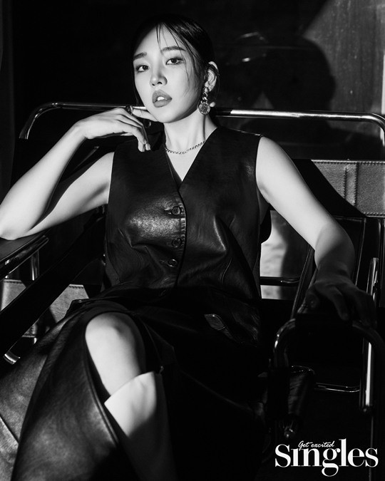 Baek A-yeon "The most important thing in music is the lyrics.. Direct, conversational lyrics touch me"