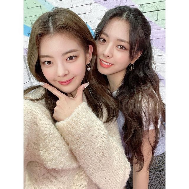ITZY Ryujin X Chaeryeong, 01s combination, 2000s feel